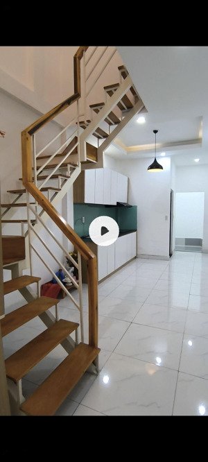 kế bên công viên hồ bơi khánh hội - nhà 2 tầng - không quy hoạch - 40.3 m2 4.75 t.ỷ