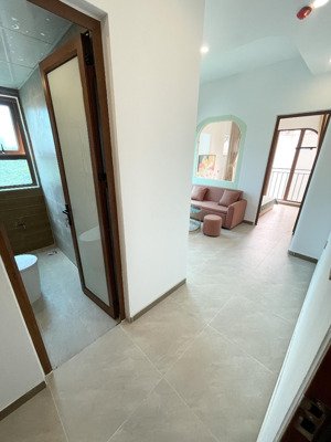 phòng mễ trì, ban công lẫn cửa sổ thoáng sáng. 1n1k, 2n1k, đơn studio quanh đỗ đức dục, miếu đầm