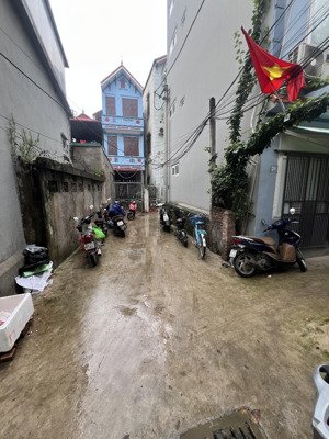 nhà tây tựu 4 tầng ô tô đỗ cổng giá chỉ nhỉnh 5 tỷ