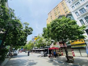 mặt phố trương công giai 100m - 7 tầng thang máy, mặt 6m- )vỉa hè đá bóng kinh doanh đỉnh