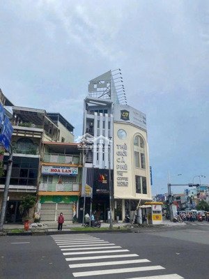 quá rẽ 350tr/m2 cho mt trần hưng đạo p1-q5. dt: 4,6x22m. nở hậu 9m. kc: 3 tầng kiên cố . giá 55 tỷ