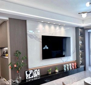 bán nhà mới siêu đẹp trung tâm tây hồ. với dt ~60m2, 6 tầng, mặt tiền gần 6m. có thang máy