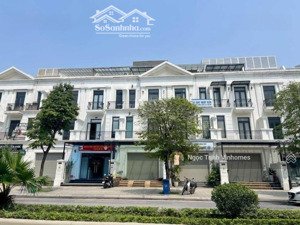 hàng hiếm bán lô lke haiau2 dtich 100m / mt 5m , đường 30m , mặt sau view hồ