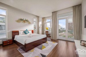 cho thuê căn villa hồ bơi 300m2 full nội thất mặt tiền khu phước trường, cách biển chỉ 100m