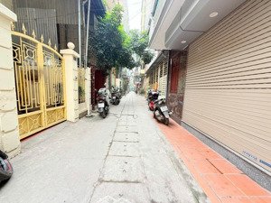 quá đẹp nhà riêng phố thanh nhàn, 4 tầng 3 ngủ, về ở luôn, ngõ thông, nhà thoáng
