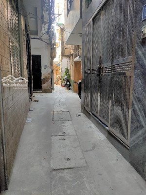 chính chủ bán nhà phố lê thanh nghị, quận hai bà trưng, ngõ thoáng, nhà ở được ngay