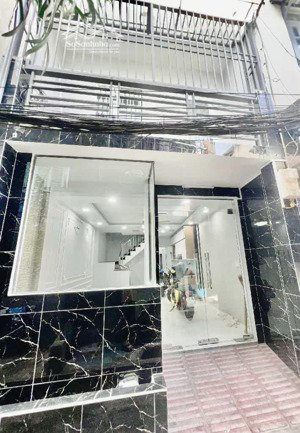 nhà mới: cmt8, quận 3 / nhà đúc 1 lầu 3.8 x 12m (4.95 tỷ)