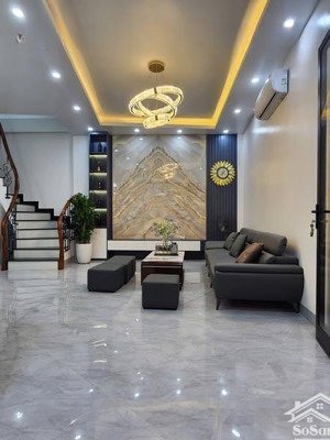 cho thuê nhà nguyễn chí thanh ngay học viện ngoại giao,ngoại thương 75m x 5t đủ đồ cho ở nhóm 25tr