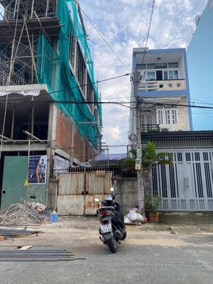 bán nhà cấp 4 đường 9m tân thuận tây dt 4x23 (92m2) tiện xây mới giá 14tỷ5 - lh: a huy