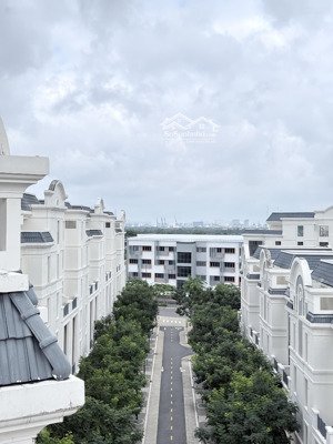 nắm chủ nhiều toà shophouse zone 6 swanbay