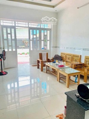 nhà 3 tầng, dt: 94m2 giá chỉ 8 tỷ, hxh nguyễn duy trinh q2 cũ