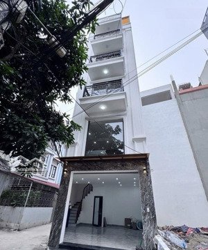 lô góc 3 thoáng, full nội thất cao cấp, ô tô đỗ cửa, hàng xóm vinhomes riverside. 42m - 8.25 tỷ