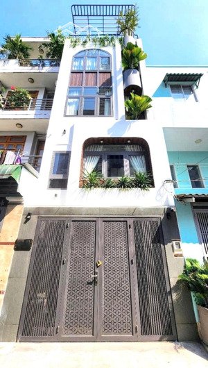 cô ơn đi định cư cần bán nhà nguyễn phúc nguyên-p9-q3 gần ga sài gòn. 4tỷ050/74m2 dòng tiền 26tr/th