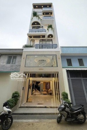 lên sóng siêu phẩm 4 lầu thang máy full nội thất