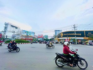 bán đất sổ thổ cư 68m2 cách đường đồng khởi 50m. giá 2,250 tỷ. lh 