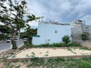 bán đất giá tốt mặt tiền phạm văn đồng ngang 4,5 m giá 120tr / m2 hướng tây nam diện tích 67,3 m