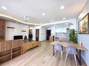 cho thuê orchard parkview giá 19tr y hình vào ở ngay gần sân bay 85m2 view siêu đẹp