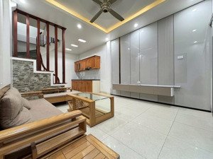 ô tô đỗ cửa phố minh khai nhà đẹp hiện đại kinh doanh sổ cc 44m x5t giá nhỉnh 8 tỷ có tl