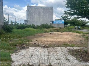 bán gấp đất 90m2 giá 1tỷ250 đường nguyễn thị lắng xã tân phú trung củ chi chợ chiều 300m