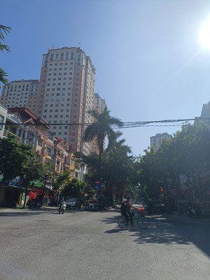 đầu phố xala hà đông bán nhà 4 tầng , 65m2 giá 12tỷ phân lô vỉa hè ôtô đậu đỗ, kinh doanh