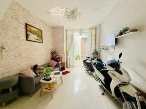 bán gấp căn nhà cho con đi du học phường 5 quận 8 , 3 tầng btct , 4pn , 47m2 , hiếm có , chỉ 4.99tỷ