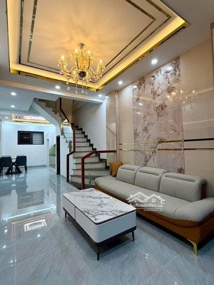 nhà dãn dân đa sỹ 40m2*4t*4pn full nội thất, kd nhỏ, ô tô qua nhà , giá 9.55 tỷ , 