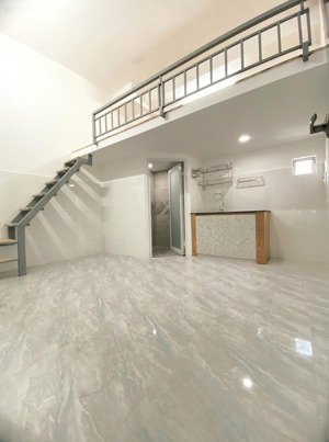 cho thuê phòng trọ giá rẻ - mới sạch sẽ - thoáng mát - giá 2tr6/tháng - ngay chợ bình thành