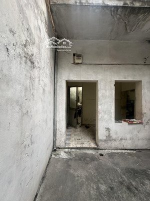 mảnh đất cách mặt phố 50m,tặng nhà 2 tầng