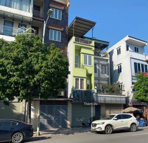 cho thuê nhà nguyên căn phố gia thượng - long biên 55m2 4 phòng ngủ , mặt phố kinh doanh giá 16 tr