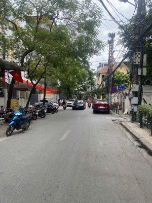 bán nhà võng thị, 51,9 m2, nhiều tiện ích, 7 tầng thang máy, hơn 16 tỷ. ba bước ra hồ tây lộng gió.