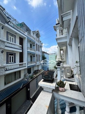 bán gấp nhà 5 tầng khu cao cấp phạm văn chiêu, 63m2, xe hơi vô nhà, 6pn, shr, giá chào 8.8 tỷ