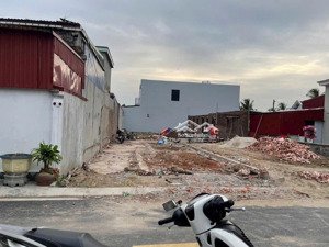 siêu phẩm trục đg nhựa thôn mới làm xong mà giá chỉ hơn 10tr /1m2 xã kiến hải cách chợ trường 300m