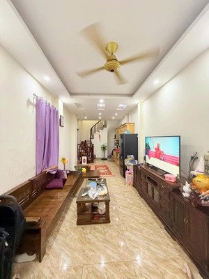 hiếm nhà lô góc đa sỹ 33.8m2 x 5t, ngõ thông bàn cờ, gần sân bóng và bể bơi