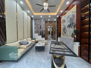 có 102 phố hào nam 4 chỗ tránh, ngõ thông, 2 thoáng, nội thất, ở hoặc cho thuê, bãi đỗ xe, 47m2*6t