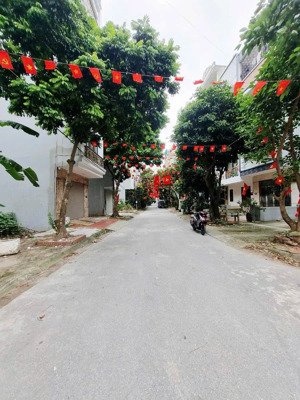 bán đất la khê 50m² 2 mặt tiền ô tô tránh + vỉa hè khu vip dịch vụ