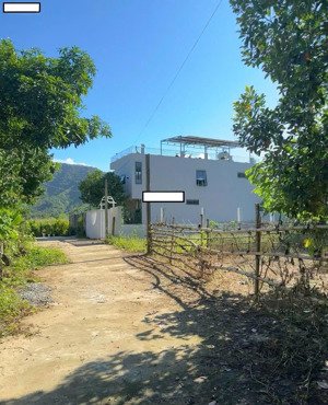 tôi chính chủ cần bán lô đất đường oto quá đẹp làm nhà vườn khu nam yên hòa bắc vị trí đẹp