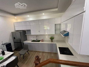 a tùng kỹ sư cần bán gấp căn nhà đông ngạc, 5 tầng mới, gần chợ, trường cấp 1 đông ngạc, giá 10.3 t