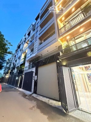 nhà 5 tầng gò vấp có thang máy, 5pn, full nội thất, hẻm ô tô 8m phạm văn chiêu