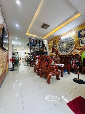 nhà 3 tầng 5pn - hxh - khu vực trung tâm sầm uất - sổ đẹp nở hậu - chính chủ - 7.9 tỷ
