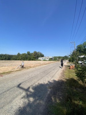 20 nền f0 10 nền chốt cọc, hùng thuận bán, ngang 550m (100m² thổ cư), cách hồ dầu tiếng 1km