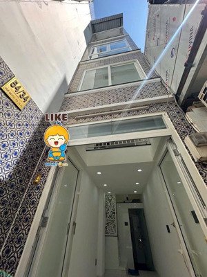 quận 10 nhà 54/ ngô quyền p5 q10 vị trí tt q10 giáp q5. hẻm thông tứ phía sân để xe riêng trước nhà