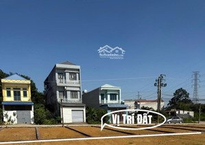 chính chủ bán đất gần ngay thị trấn dt60m2 xunh quanh chợ trường học uy ban ngay sát đường 3 oto