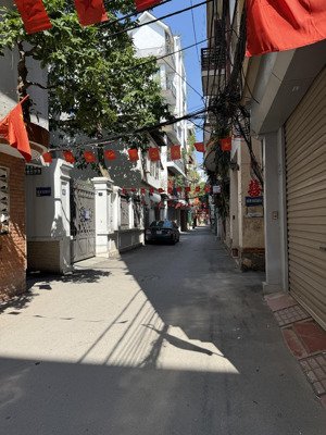 bán nhà riêng lạc long quân, ngay hoàng quốc việt, oto 7 chỗ đỗ cửa, 6 tầng, 9 ngủ, giá 15 tỷ