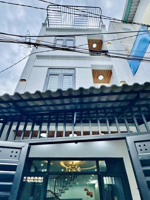 chú tý cần bán nhà cho thuê 25tr nguyễn công trứ-p19-bình thạnh,gần chợ thị nghè,giá 4tỷ050tr /83m2