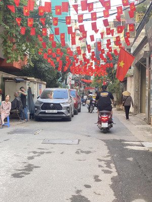 bán nhà riêng 40m2, ô tô ngủ trong nhà 15,8 tỷ tại lạc long quân, tây hồ