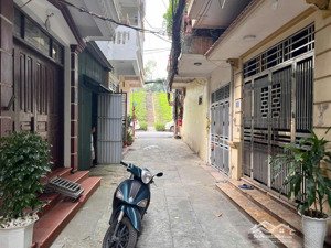 bán nhà phân lô quân đội ô tô vào nhà gần phố, 5 tầng chắc chắn giá tốt