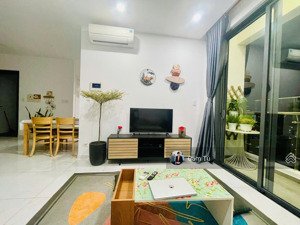 căn hộ 2 phòng ngủ, tầng cao giá 17 triệu nội thất đẹp layout đặt biệt tú cata 