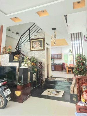 bán nhà 1/ ở tân phú - hxt 6m thông 4 tầng 5.5x 17m