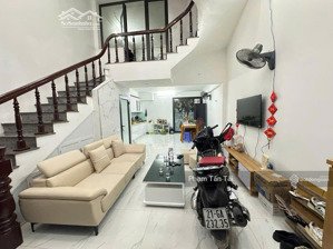 nhà 322 mỹ đình full nội thất, phù hợp mua để ở, rất thiện chí gia lộc, giá hữu nghị 9,25 tỷ.