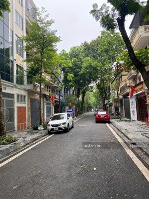 chính chủ cho thuê nhà trường chinh - đh y hà nội, dt 130m*3 tầng, oto đỗ trong nhà 2 chiếc, 22tr